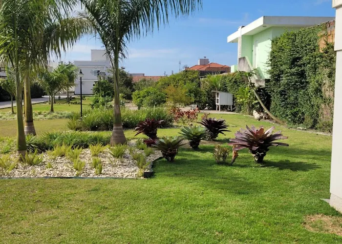 Sobrado Com Garagem E Churrasqueira