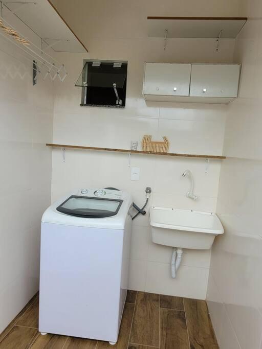 Sobrado Com Garagem E Churrasqueira * Tijucas